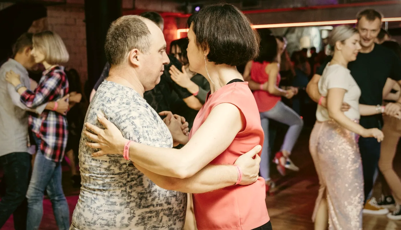 Paare beim Discofox in der Tanzschule Erich Gaspers