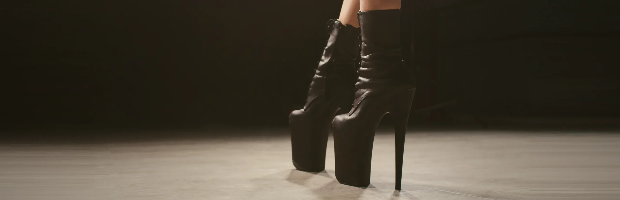 Tänzerin in High Heels beim Elevate Kurs in der Tanzschule Erich Gaspers