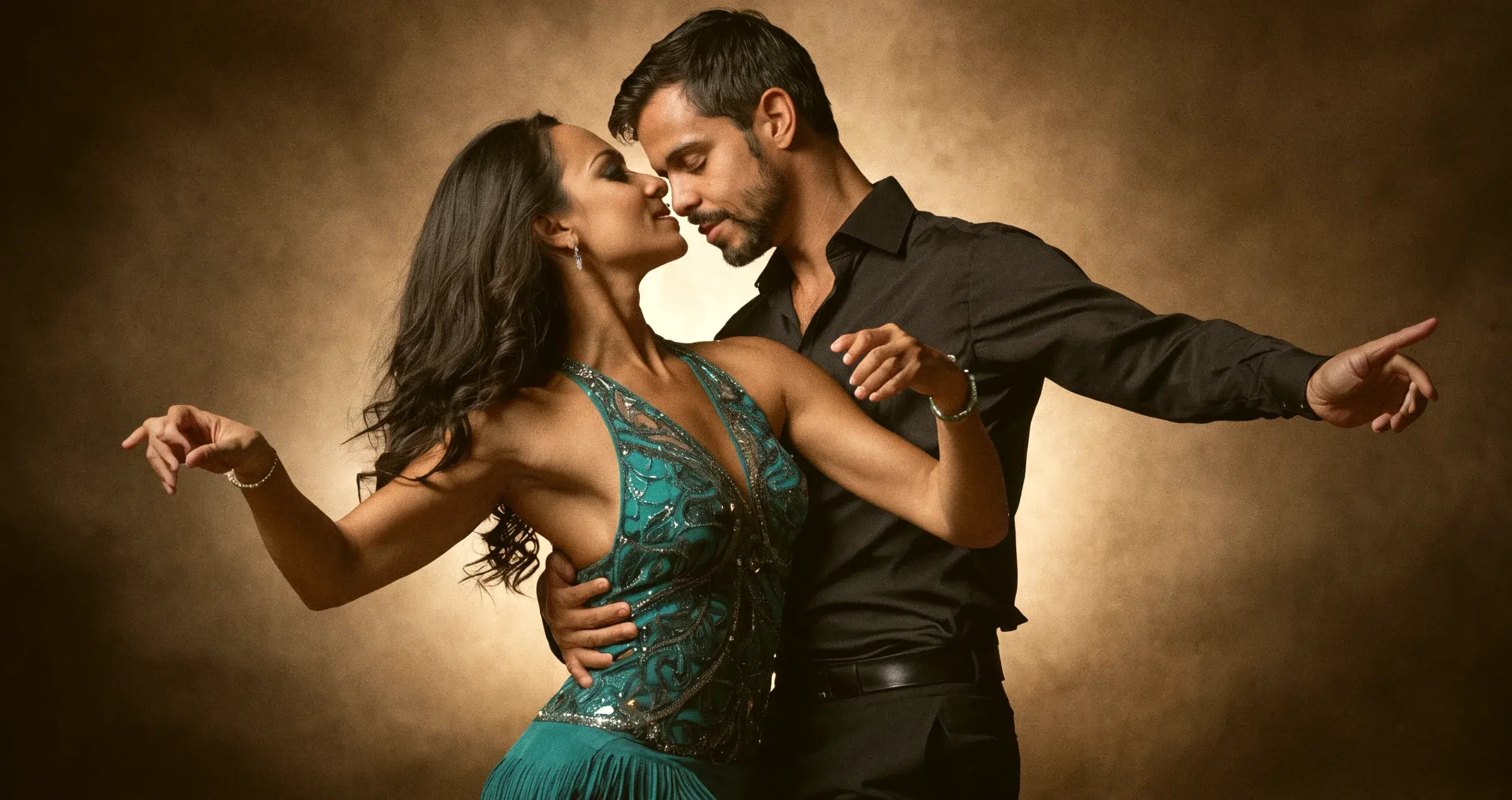 Paar tanzt Salsa und Bachata in der Tanzschule Erich Gaspers