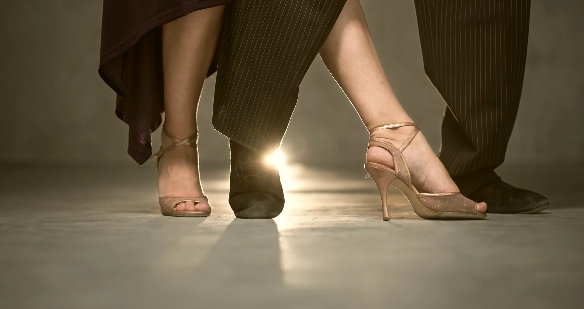 Paar tanzt Tango Argentino in der Tanzschule Erich Gaspers