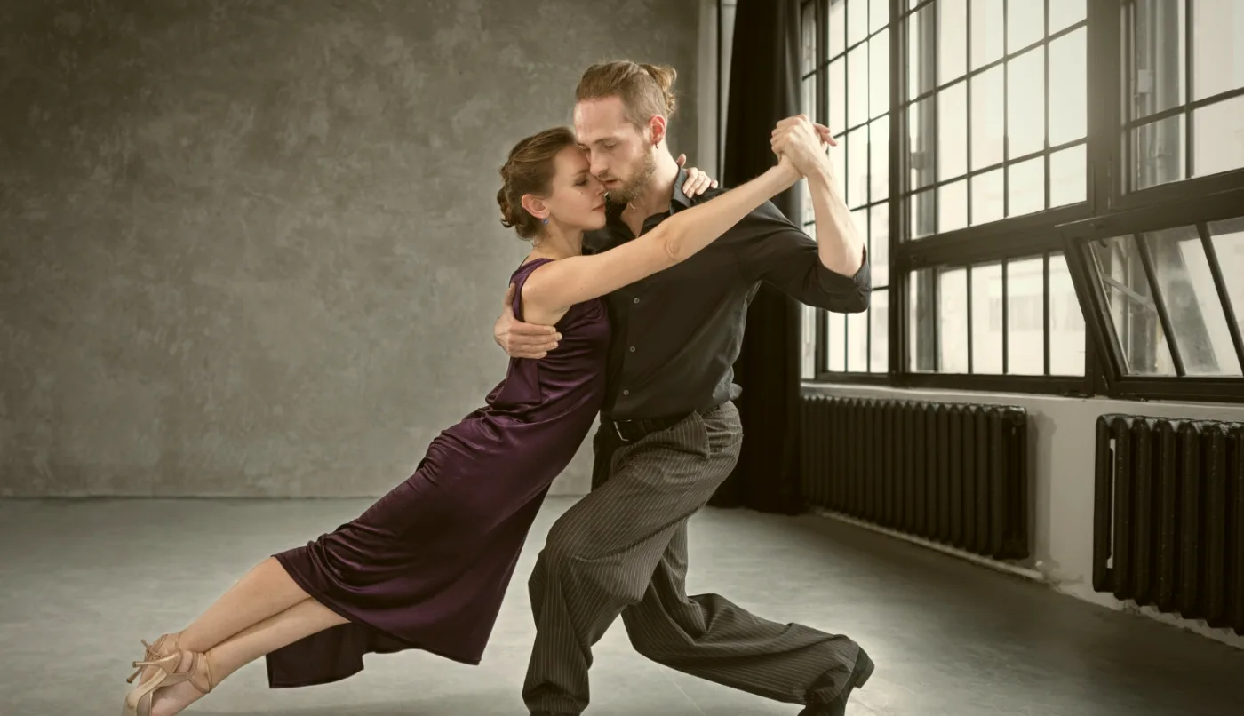 Paar beim Tango Argentino in der Tanzschule Erich Gaspers